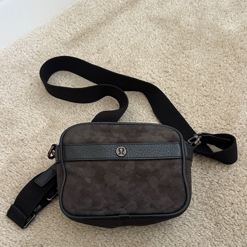 lululemon athletica Brown Crossbody Bag - Picture 5 of 5